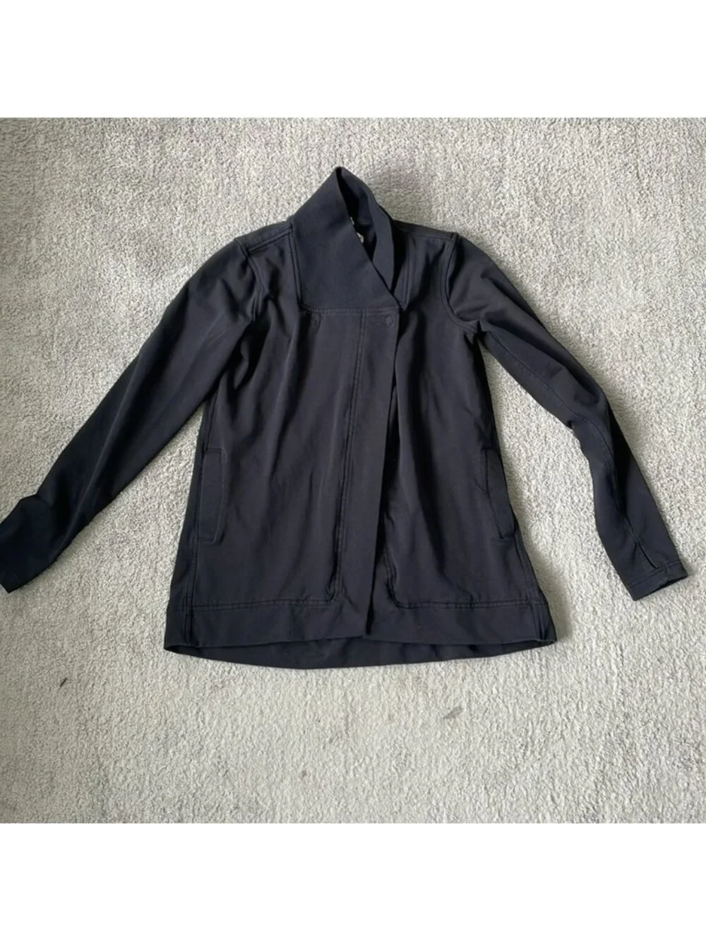 VGC Lululemon Belle Wrap - Black - Size 2